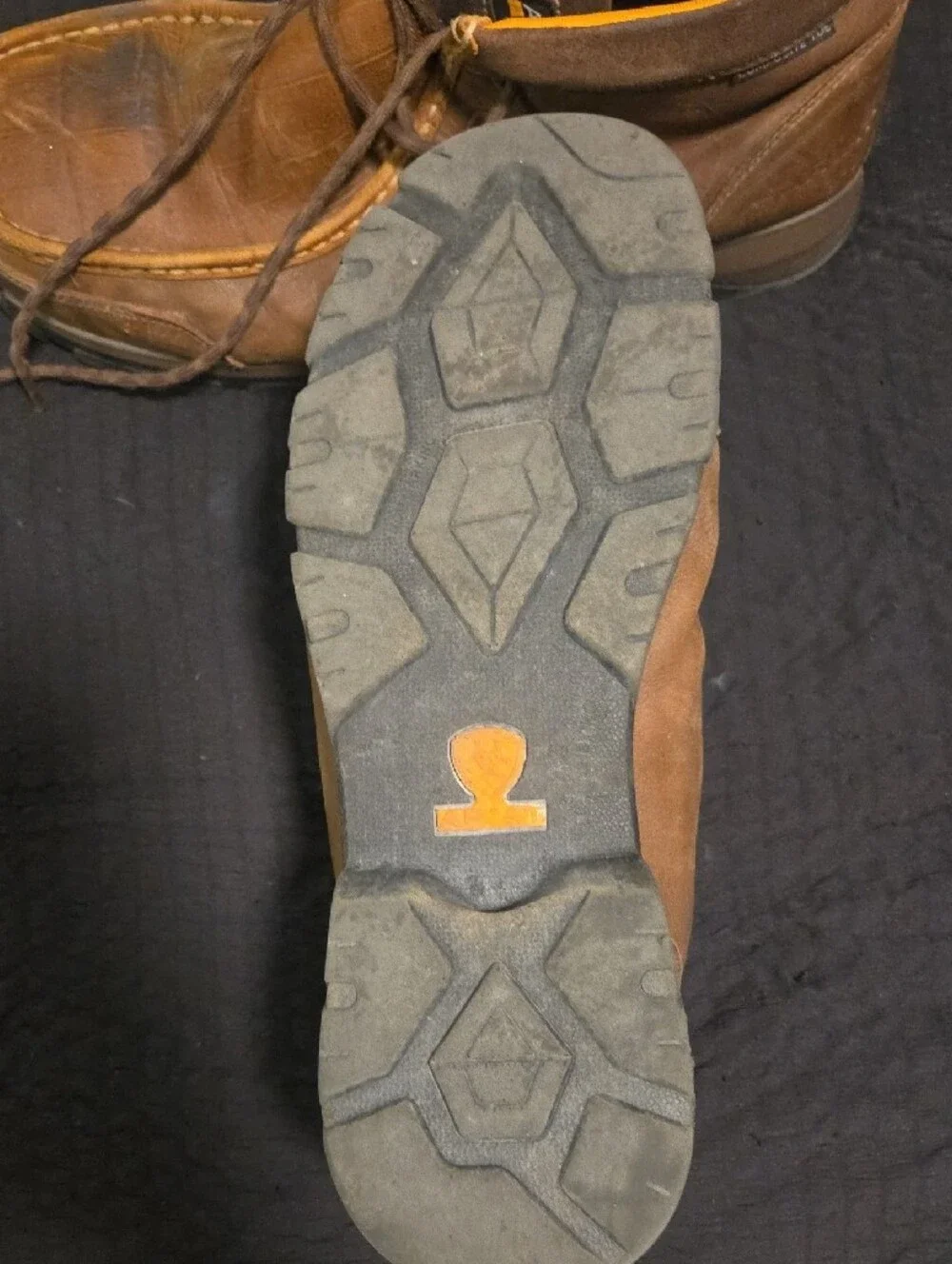 Ariat Men's Brown Leather Chukka Boots with Yellow Lining